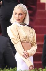 EMMA CHAMBERLAIN at Met Gala Celebrating In America: An Anthology of Fashion in New York 05/02/2022