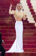 EMMA CHAMBERLAIN at Met Gala Celebrating In America: An Anthology of Fashion in New York 05/02/2022
