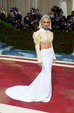 EMMA CHAMBERLAIN at Met Gala Celebrating In America: An Anthology of Fashion in New York 05/02/2022