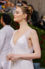 EMMA STONE at Met Gala Celebrating In America: An Anthology of Fashion in New York 05/02/2022