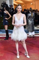 EMMA STONE at Met Gala Celebrating In America: An Anthology of Fashion in New York 05/02/2022