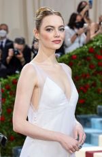 EMMA STONE at Met Gala Celebrating In America: An Anthology of Fashion in New York 05/02/2022