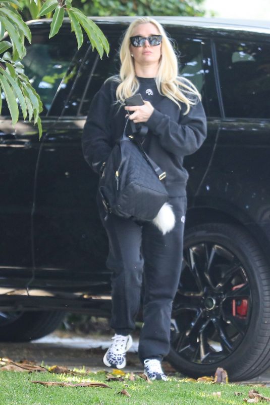 ERIKA JAYNE Arrives at Her Home After a Gym Session in Hollywood 05/26/2022