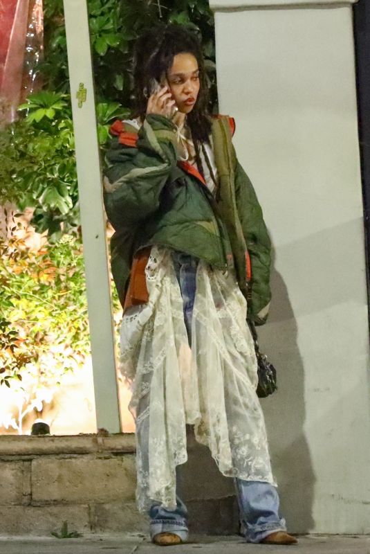 FKA TWIGS Out at a Local Sushi Eatery in Los Angeles 05/18/2022