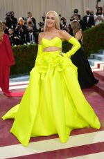 GWEN STEFANI at Met Gala Celebrating In America: An Anthology of Fashion in New York 05/02/2022