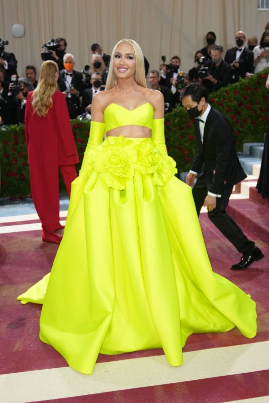 GWEN STEFANI at Met Gala Celebrating In America: An Anthology of Fashion in New York 05/02/2022