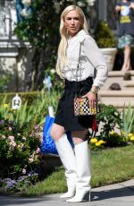 GWEN STEFANI Leaves Her Parent