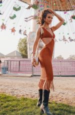 HELEN OWEN - Instagram Photos 05/16/2022