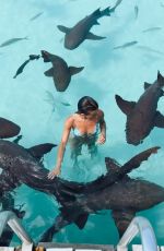 HELEN OWEN - Instagram Photos 05/29/2022