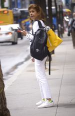 HODA KOTB Waiting for Uber in New York 05/16/2022