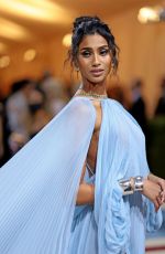 IMAAN HAMMAM at Met Gala Celebrating In America: An Anthology of Fashion in New York 05/02/2022