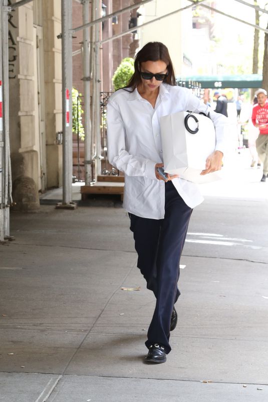 IRINA SHAYK Arrives at Carlyle Hotel in New York 05/03/2022