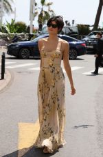 ISABELI FONTANA Arrives at Hotel Martinez in Cannes 05/25/2022