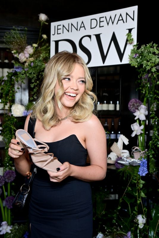 JADE PETTYJOHN at DSW x Jenna Dewan Collection Dinner in Los Angeles 05/17/2022