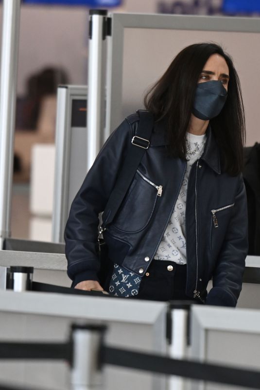 JENNIFER CONNELY Arrives at JFK Airport in New York 05/01/2022