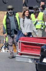 JENNIFER GARNER on the Set of The Last Thing He Told Me in San Pedro 05/09/2022