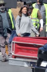 JENNIFER GARNER on the Set of The Last Thing He Told Me in San Pedro 05/09/2022