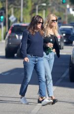 JENNIFER GARNER Out for Coffee in Brentwood 05/26/2022