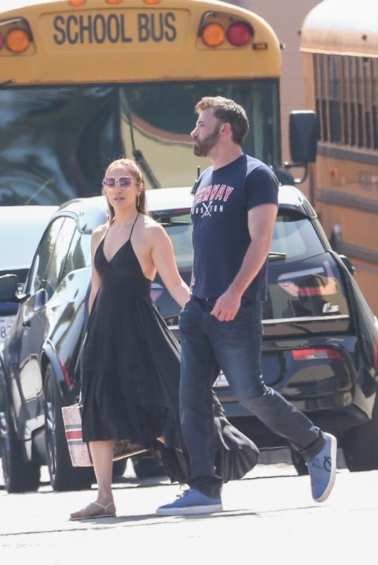 JENNIFER LOPEZ and Bean Affleck Out in Los Angeles 05/01/2022