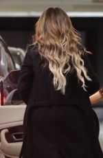 JENNIFER LOPEZ Arrives at Office Building in Los Angeles 05/09/2022