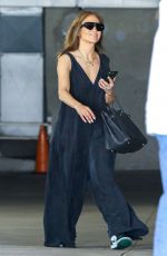 JENNIFER LOPEZ Heading to a Business Meeting in Los Angeles 05/27/2022