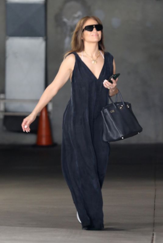 JENNIFER LOPEZ Heading to a Business Meeting in Los Angeles 05/27/2022