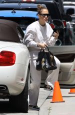 JENNIFER LOPEZ Heading to a Dance Studio in Los Angeles 05/24/2022