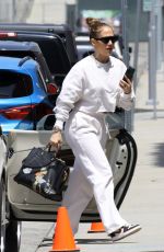 JENNIFER LOPEZ Heading to a Dance Studio in Los Angeles 05/24/2022