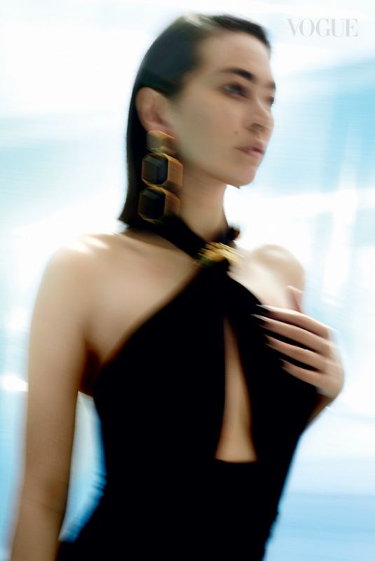 JESSICA HENWICK for Vogue Magazine, Singapore May 2022