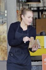 JESSICA MARAIS Works as a Waitress at a Cafe in Sydney 05/07/2022