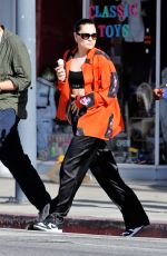 JESSIE J Out for Ice Cream Cone with Friends in Los Angeles 05/06/2022
