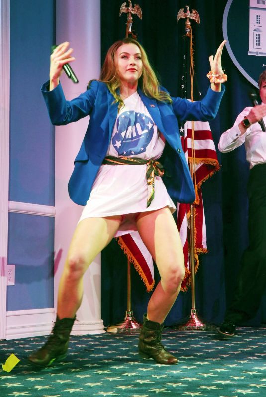 JULIANNE HOUGH at Opening Night of Potus on Broadway in New York 05/01/2022