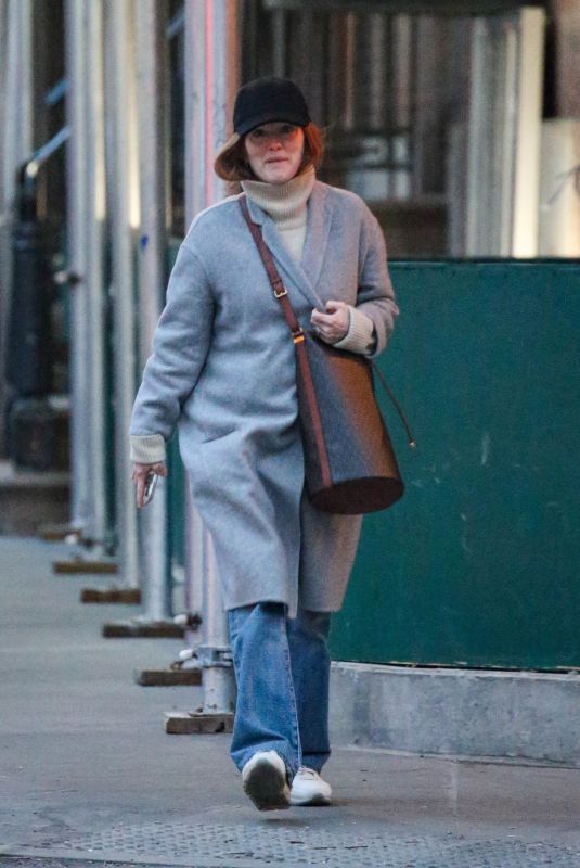 JULIANNE MOORE Out and About in New York 04/30/2022