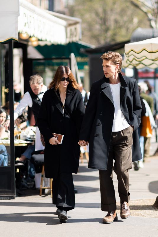 KAIA GERBER and Austin Butler Out for Lunch in Paris 03/22/2022
