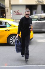 KARLIE KLOSS Arrives at Carlyle Hotel in New York 05/01/2022