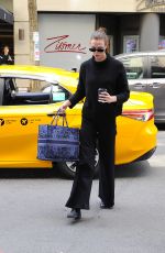 KARLIE KLOSS Arrives at Carlyle Hotel in New York 05/01/2022