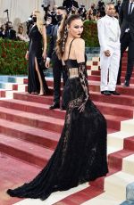 KARLIE KLOSS at Met Gala Celebrating In America: An Anthology of Fashion in New York 05/02/2022