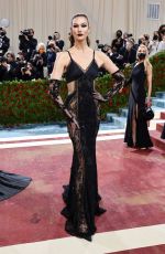 KARLIE KLOSS at Met Gala Celebrating In America: An Anthology of Fashion in New York 05/02/2022