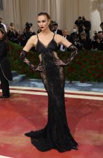 KARLIE KLOSS at Met Gala Celebrating In America: An Anthology of Fashion in New York 05/02/2022