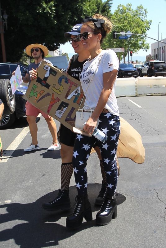 KATE BECKINSALE at Bans Off Our Bodies Women