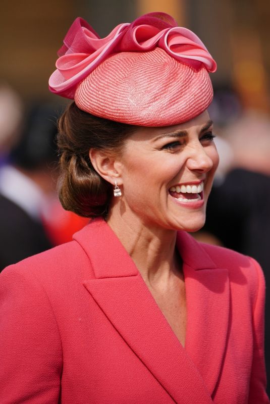 KATE MIDDLETON Arrives at a Royal Garden Party at Buckingham Palace in London 05/18/2022