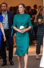 KATE MIDDLETON Presents Queen Elizabeth II Award for British Design in London 05/04/2022