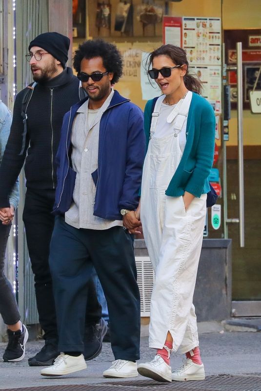 KATIE HOLMES and Bobby Wooten Out in New York 04/28/2022