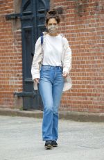 KATIE HOLMES Out in New York 05/25/2022