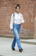 KATIE HOLMES Out in New York 05/25/2022