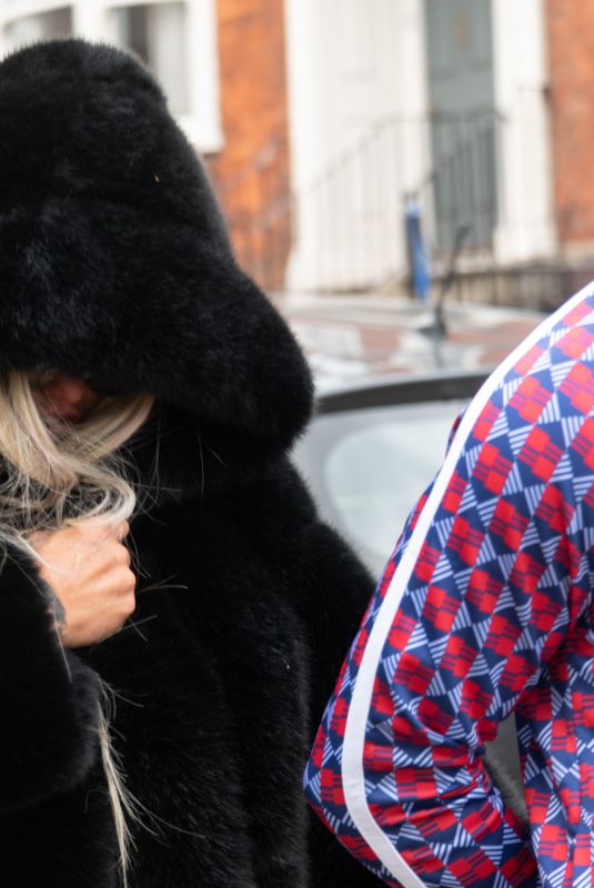 KATIE PRICE Arrives at Lewes Crown Court 05/25/2022