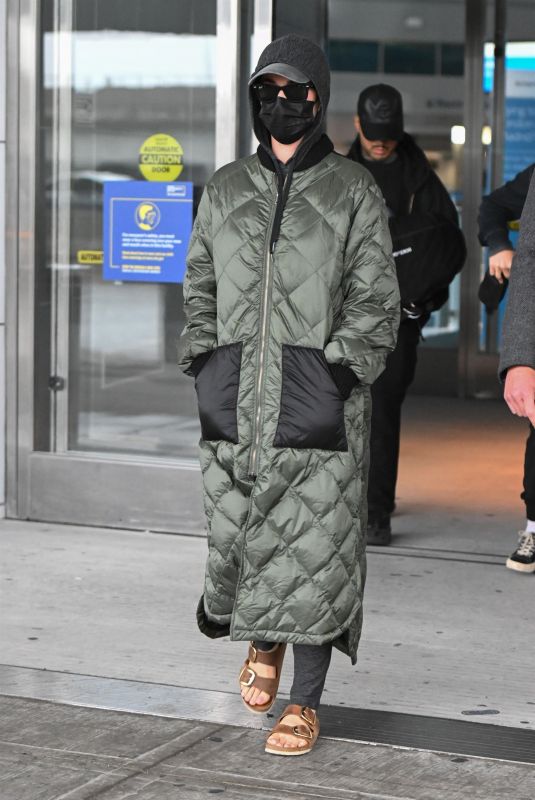 KATY PERRY Arrives at JFK Airport in New York 05/02/2022