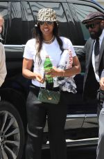 KELLY ROWLAND Arrives at LAX Airport in Los Angeles 05/16/2022
