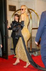 KHLOE KARDASHIAN Arrives at Ritz Carlton Hotel in New York 05/02/2022