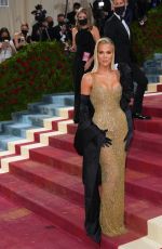 KHLOE KARDASHIAN at Met Gala Celebrating In America: An Anthology of Fashion in New York 05/02/2022